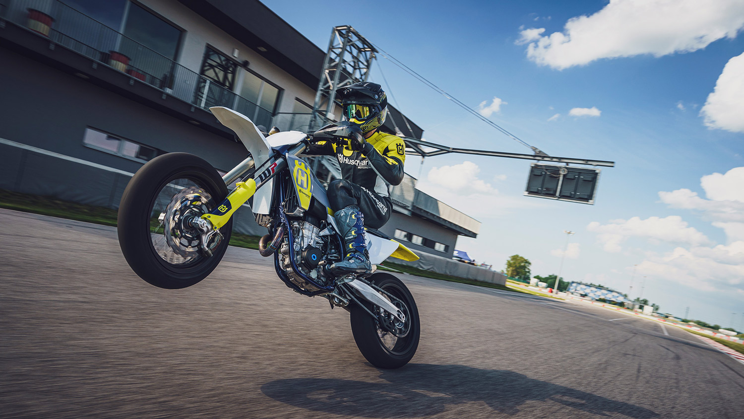 Moto Husqvarna FS 450 supermoto